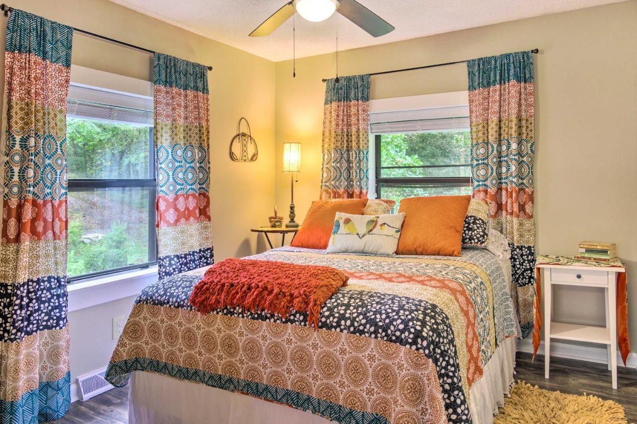 Shaw Creek Cottage With Fire Pit And Forest Views هيندرسونفيل المظهر الخارجي الصورة